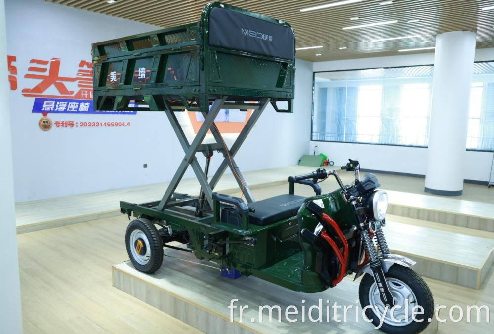 Scissor-Lift Tricycle